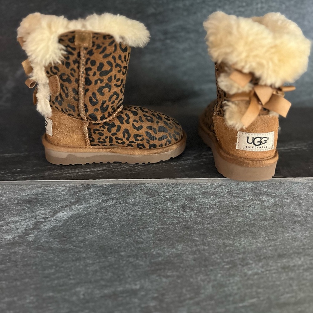 Girls UGG Tan Leopard Boots with Cream Fur